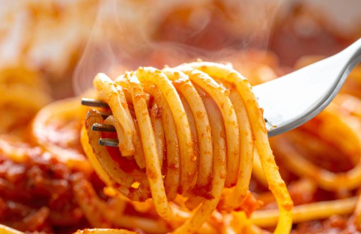 Una forchettata di spaghetti alla marinara