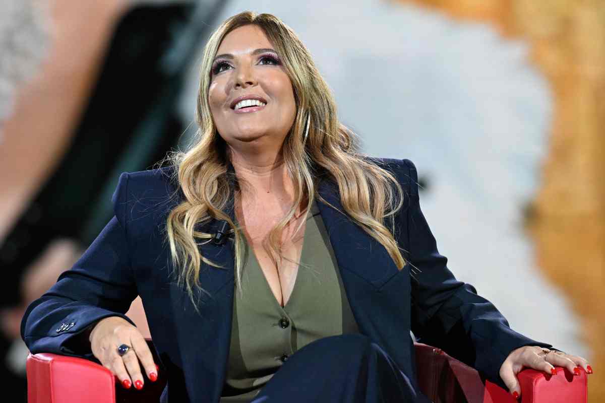 Selvaggia Lucarelli ospite di Piero Chiambretti nella quinta puntata del programma "Donne sull'orlo di una crisi di nervi"